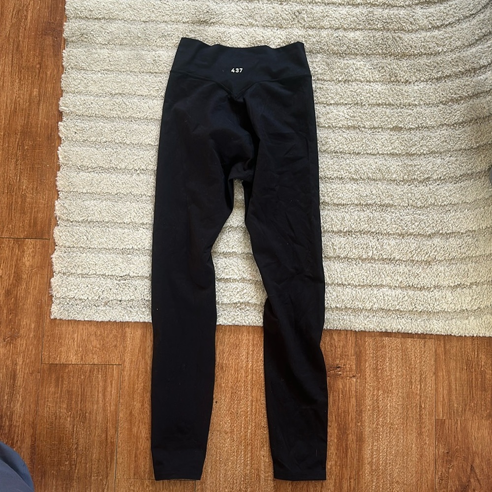 437 black leggings xsmall